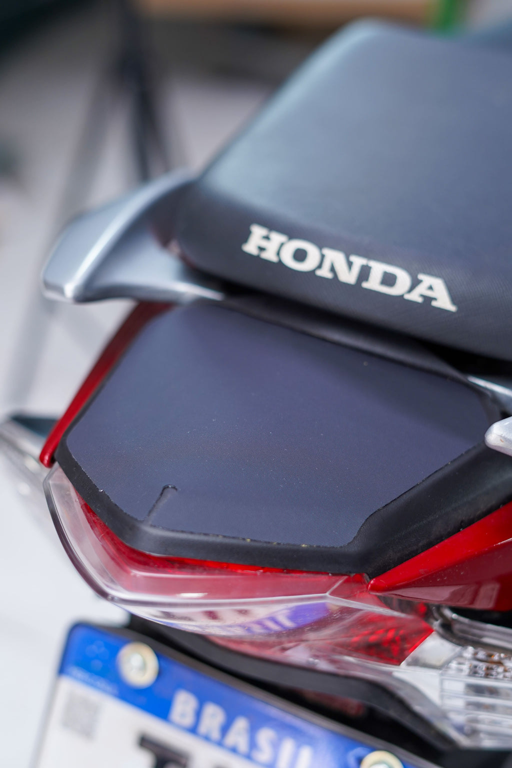 ADESIVO PROTETOR DA BIZ 2025 - PRETO FOSCO - PA