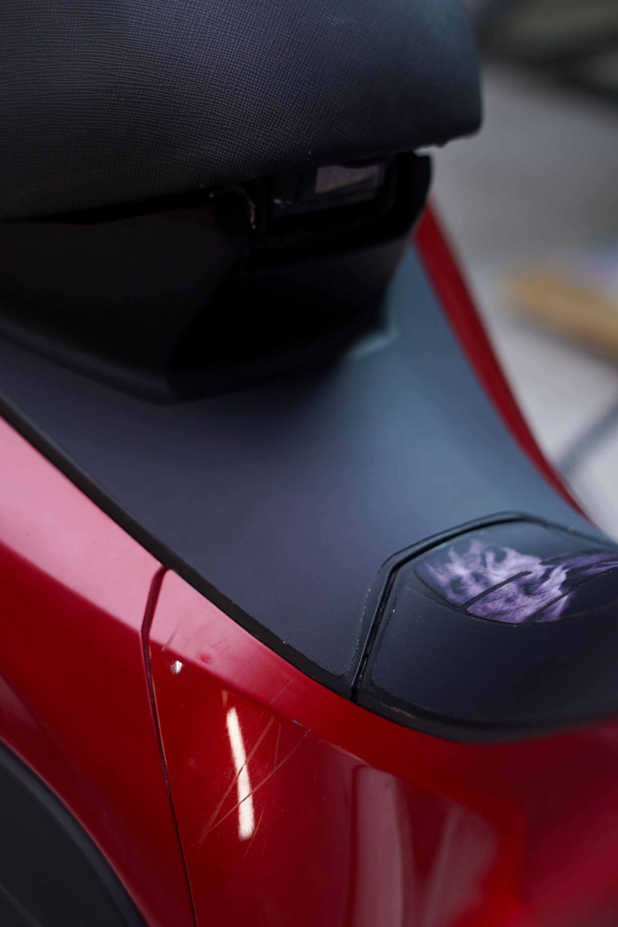 ADESIVO PROTETOR DA BIZ 2025 - LEÃO FÉ FOSCO - PA