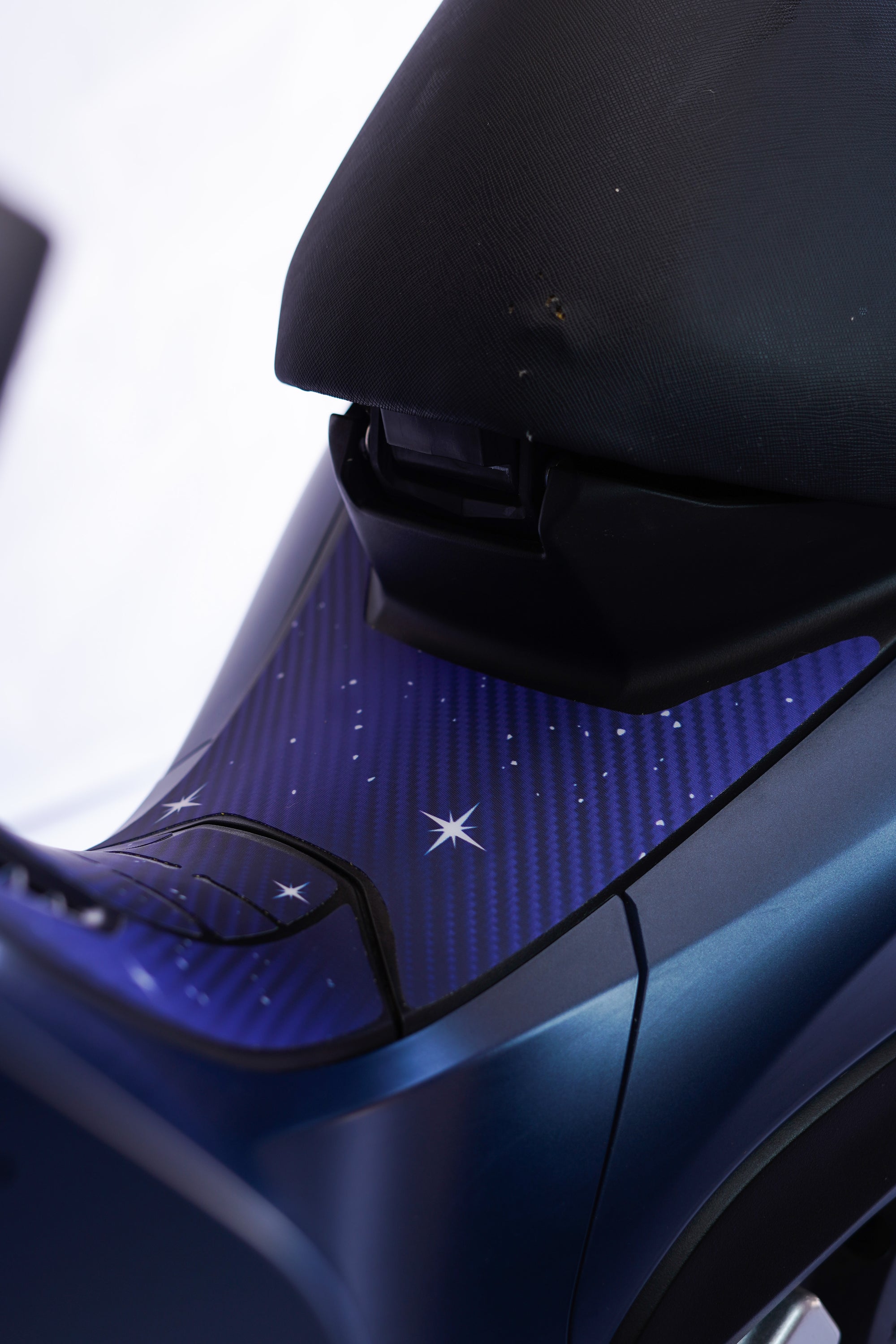 ADESIVO PROTETOR DA BIZ 2025 - BORBOLETA AZUL FOSCO - PA