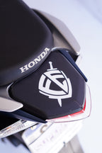 ADESIVO PROTETOR DA BIZ 2025 - LEÃO FÉ FOSCO - PA