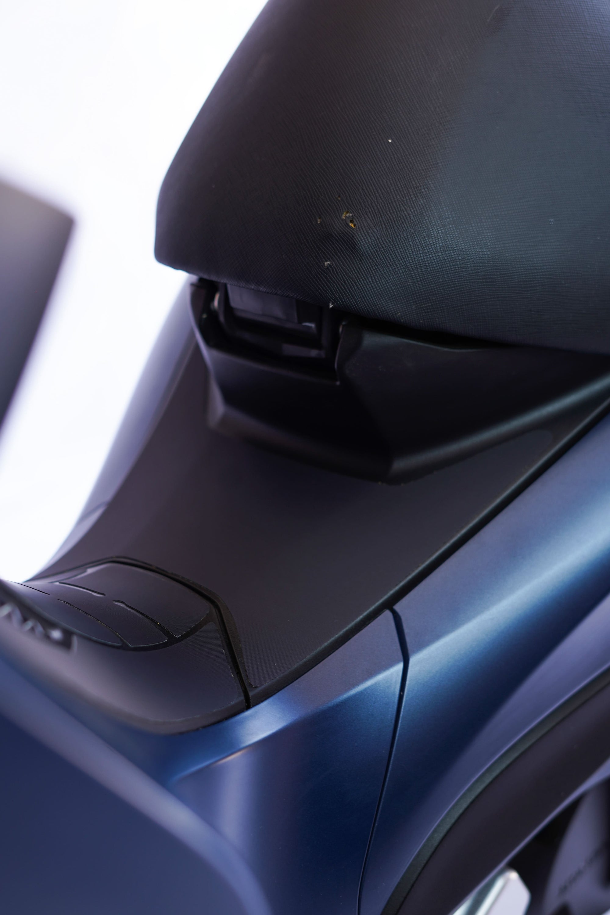 ADESIVO PROTETOR DA BIZ 2025 - PRETO FOSCO - PA