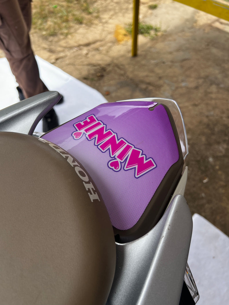 ADESIVO PROTETOR DA BIZ  COMPLETO MINNIE ROXO - 2018 A 2024 (LEIAM A DESCRIÇÃO)