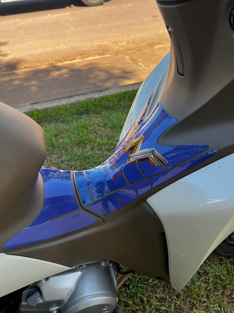 ADESIVO PROTETOR DA BIZ COMPLETO MULHER MARAVILHA AZUL - 2018 A 2024 (LEIAM DESCRIÇÃO)