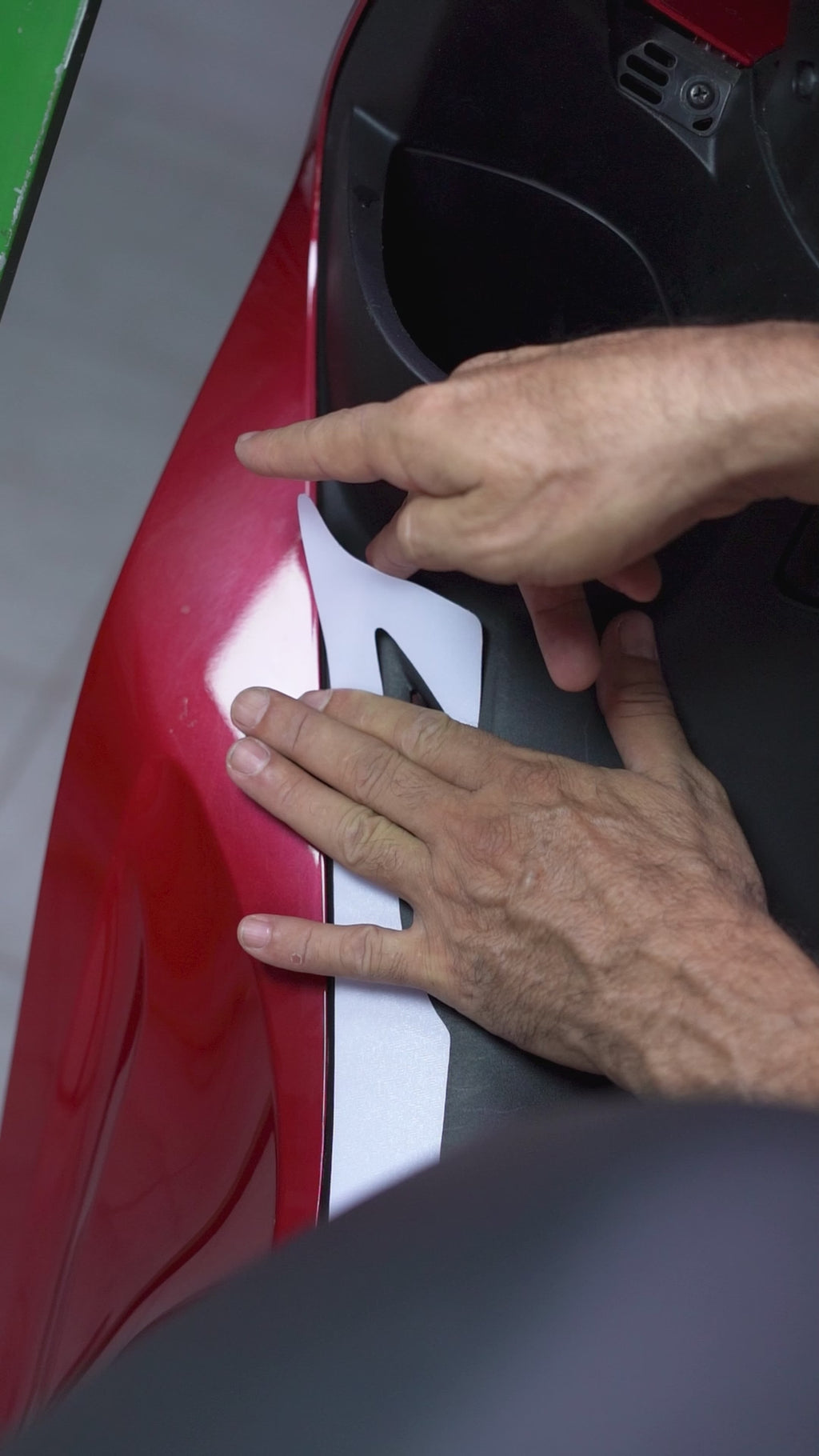 ADESIVO PROTETOR DA BIZ 2025 - CASAL BRANCO FOSCO - PA